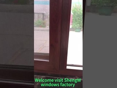 Cửa sổ trượt màu gỗ